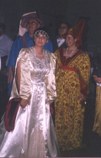 bride_and_us.jpg - 49356 Bytes